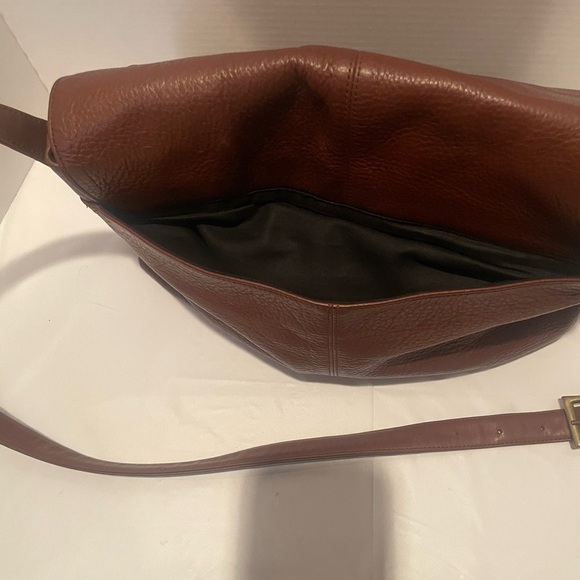 Liz Claiborne Brown Genuine Leather Shoulder/Crossbody Bag with Adjustable Strap - Picture 8 of 15